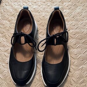 Clarks Black Leather Lace-Up Platform Lace-Up Flats